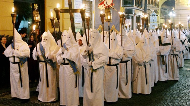 El Ku Klux Klan amenaza con usar fuerza letal contra los manifestantes de Ferguson