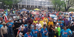 Marchan por la liberación de Oscar López