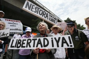 Poniatowska marcha por la liberación de Nestora Salgado