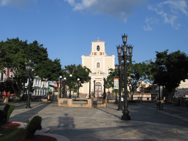 Arecibo,  Pa’ la Plaza con Oscar y Eunice Santana/ To the Arecibo Town Square with Oscar and Eunice Santana