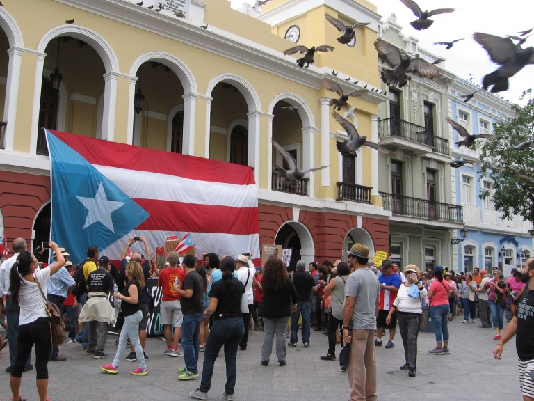 No Junta Fiscal PR y No Estatus Colonial / No PR Fiscal Board and No Colonial Status