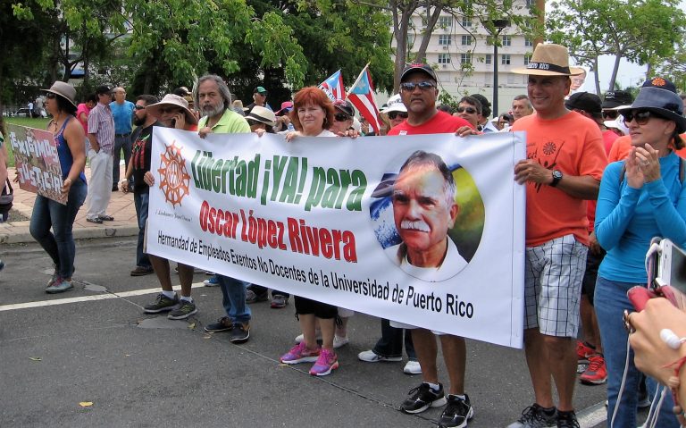 Compromiso total con nuestra liberación nacional / Total commitment with our national liberation