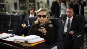 Clinton autorizó los polémicos asesinatos con drones por su móvil