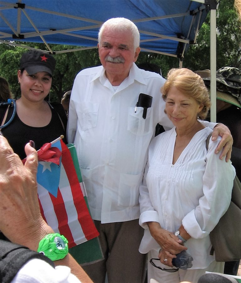 Con los ojos abiertos, mi gente