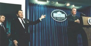 30 años de Irán-Contra, el escándalo que reveló la trama guerrerista de EEUU