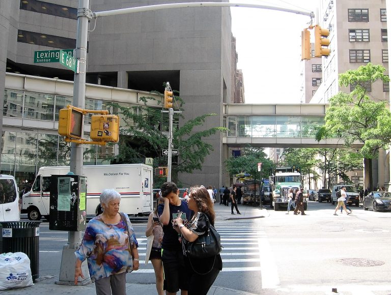 ¡Marcha para expresar su indignación! / March to express your indignation!