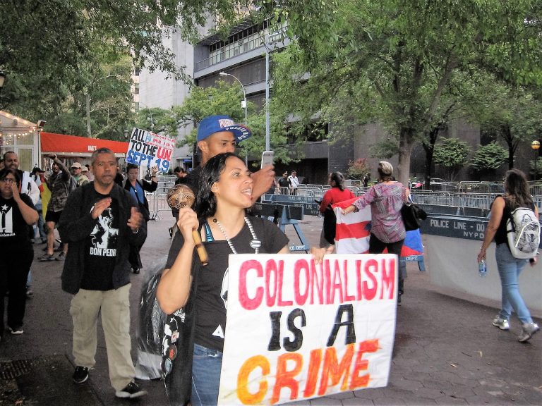 Necesitamos voluntarios / We need volunteers