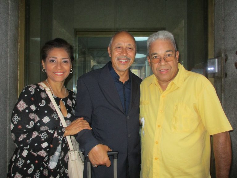 Julio Pabon: Conversando  con Telesur e Información Al Desnudo en presentación de Libro “Knockout”