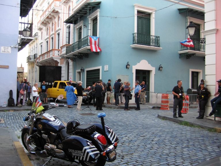 EEUU juega con nuestras vidas / USA plays with our lives