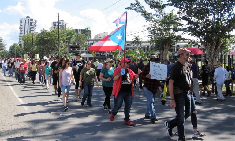 Protesta contra la Junta de Control Fiscal