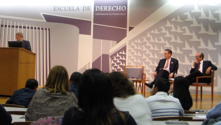 2 boricuas rehúsan aceptar la realidad