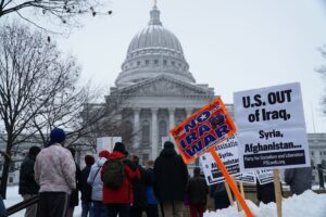 A revolt against the 2 US war parties