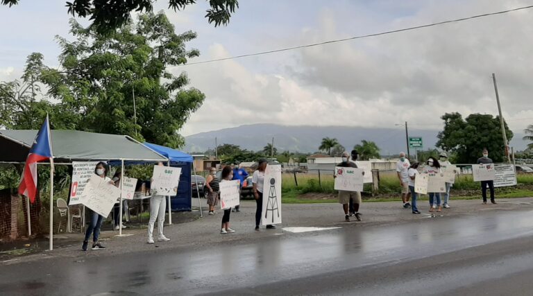Residentes Detienen Antena