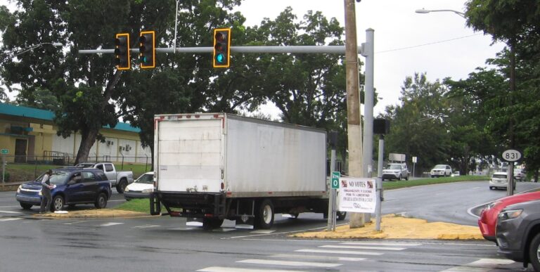 2 Revolucionarios Contra el Voto