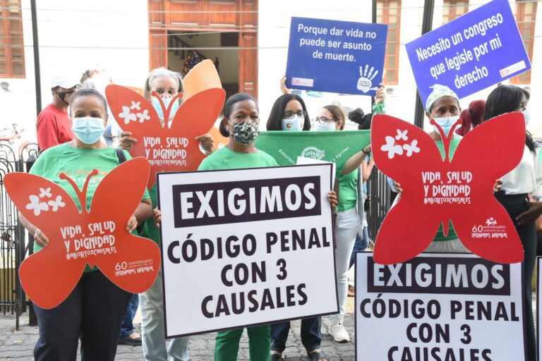 Conferencia sobre la despenalización del aborto y las tres causales en República Dominicana
