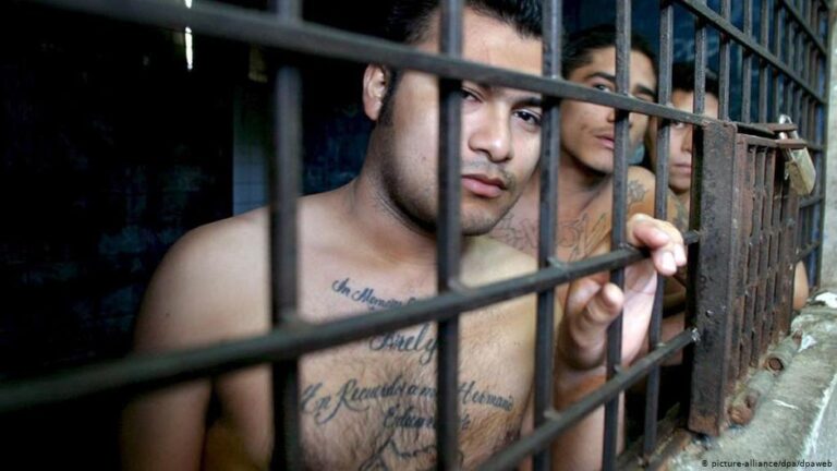 Una prisión de naciones