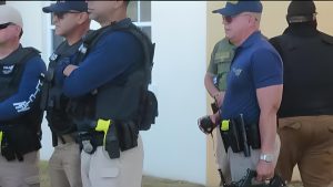 Victoria, Deslinde, y Demolición en Playa los Almendros