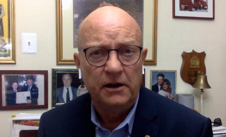 The US Empire is in trouble