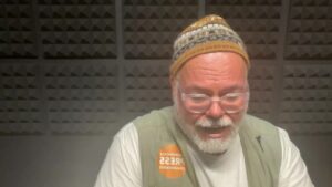 Conéctate al canal de Prensa Comunitaria de You TUBE en breve a las 6:00 de la tarde