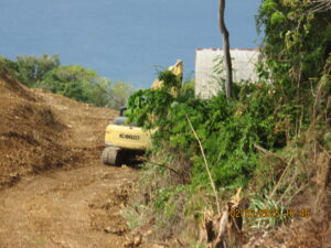 CONTINÚAN DEMOLICIÓN DE MOGOTES Y CUEVAS EN PROYECTO CLIFF MUELLE DE AZÚCAR EN AGUADILLA