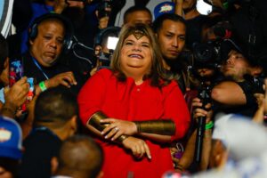 Jenniffer González Gobierna INTIMIDANDO!!…