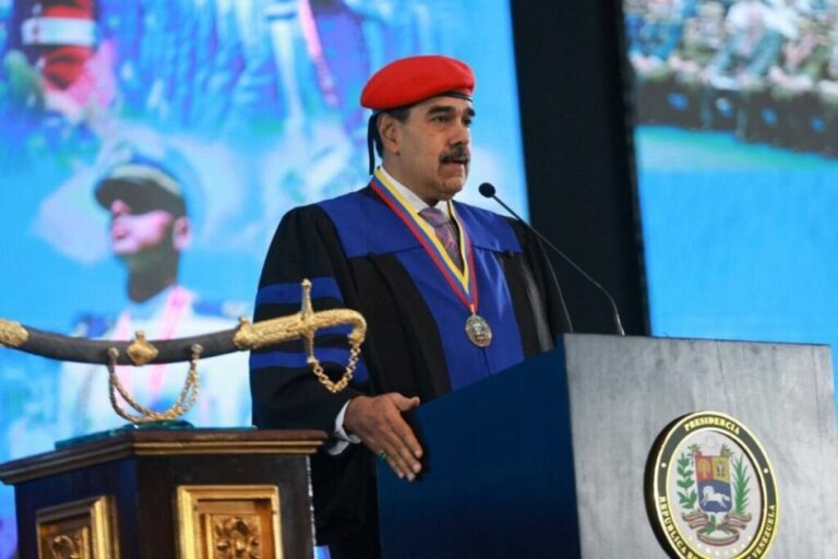 Presidente Maduro recibe mensajes de apoyo de fuerzas militares de países suramericanos