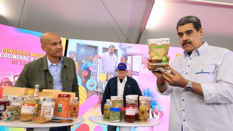 Gobierno Bolivariano impulsa una doble ofensiva para garantizar el funcionamiento pleno del país