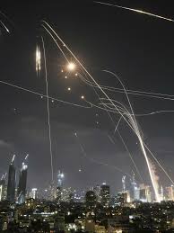 Iran Strikes Tel Aviv… Israel Faces Unprecedented Escalation…